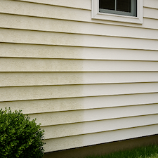 Professional-Siding-Cleaning-in-Akron-Ohio 0